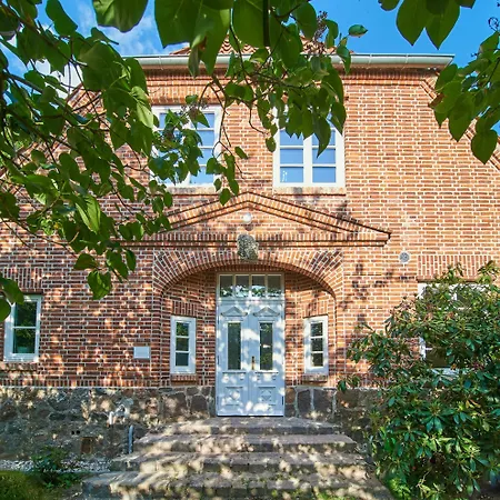 Stylish In A Historic Meezen